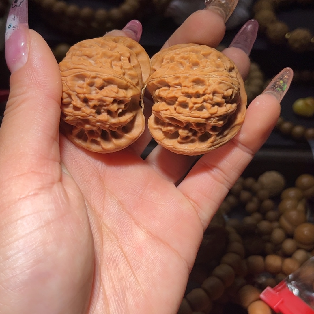 吊坠猴头核桃40左右核桃新年快乐