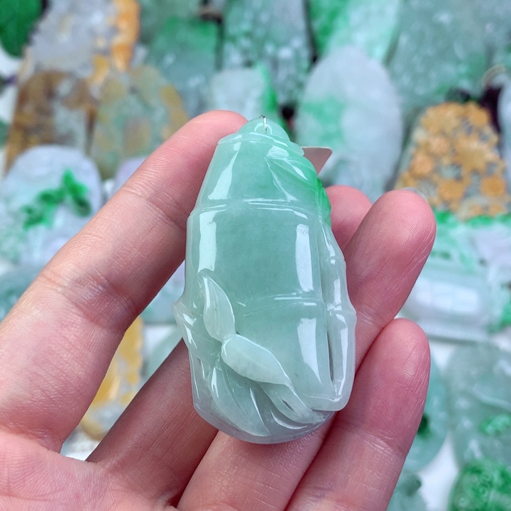 吊坠(不含链)未镶嵌翡翠