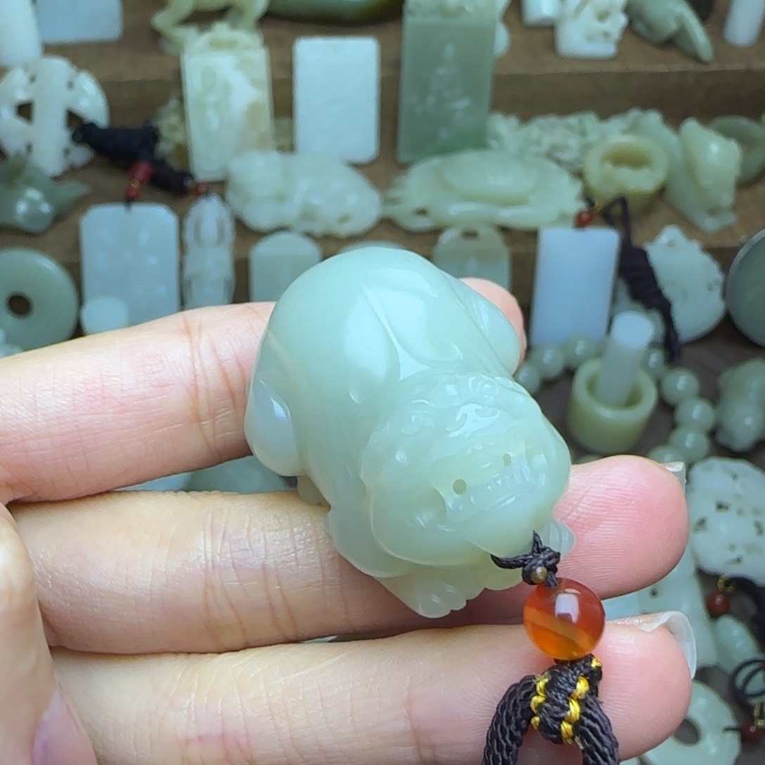 和田玉挂件未镶嵌貔貅