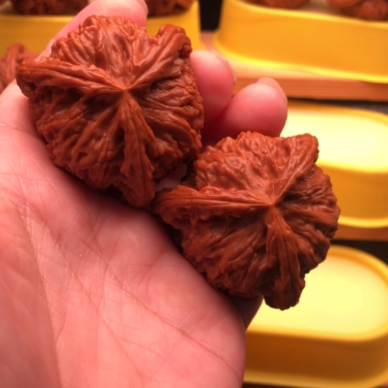 峰***儿文玩核桃吊坠核桃