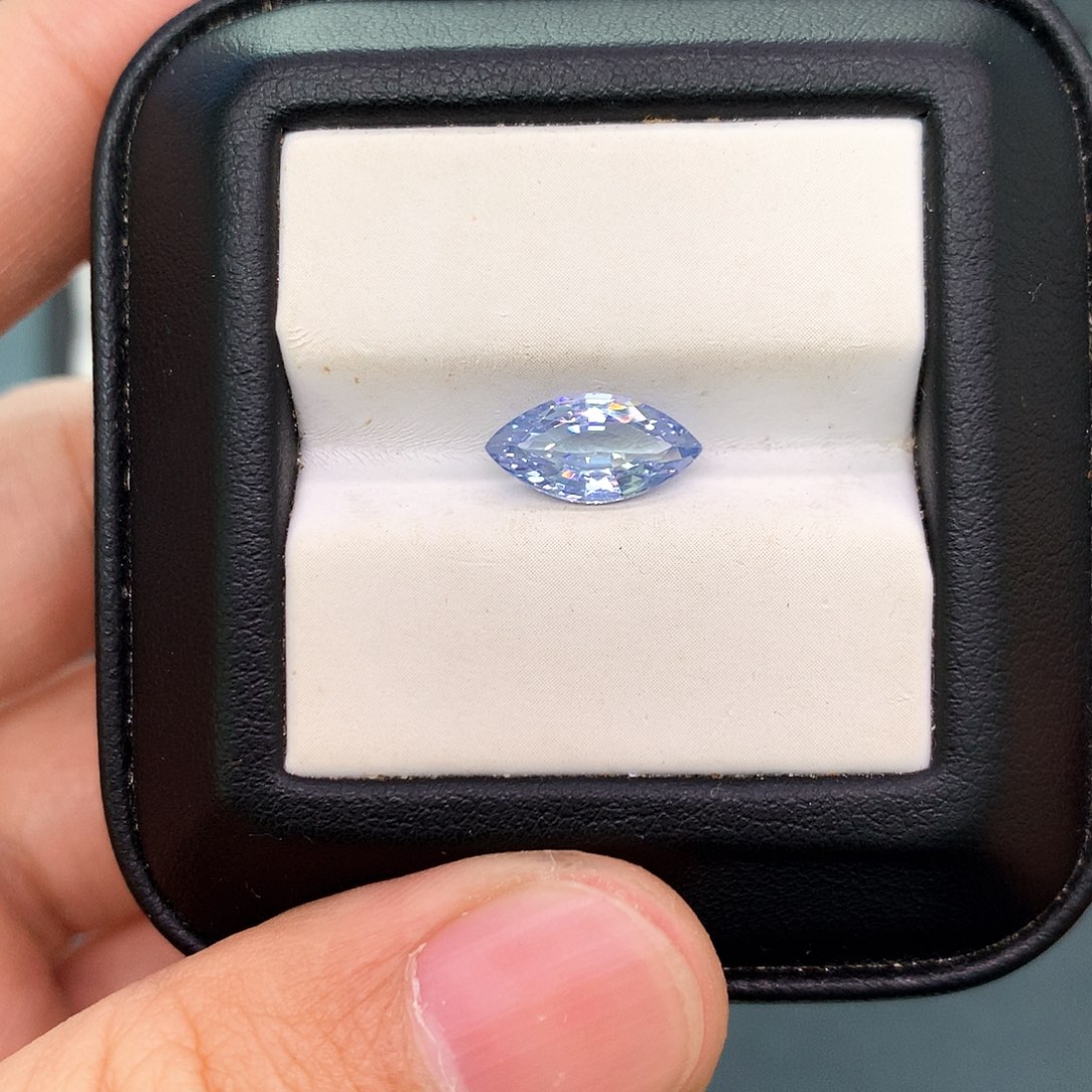 彩色蓝宝石裸石未镶嵌2.03克拉全净马眼