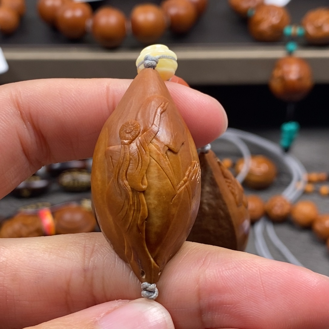 橄榄核手串/手链美女背影