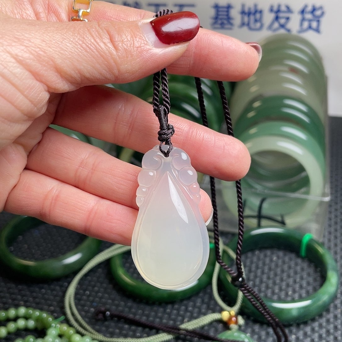 未镶嵌手镯和田玉（碧玉）