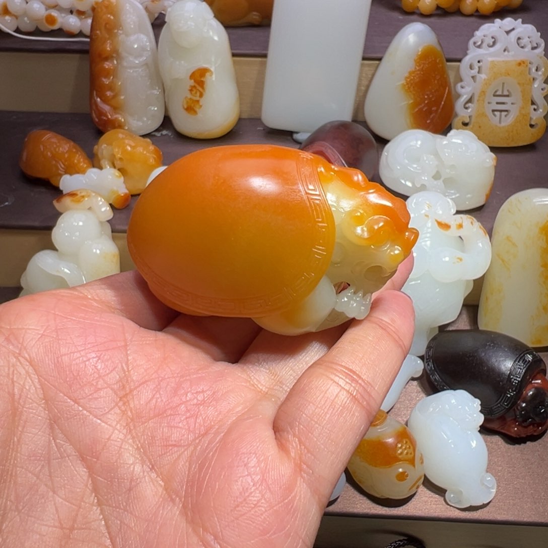 和田玉颈饰未镶嵌杭**云