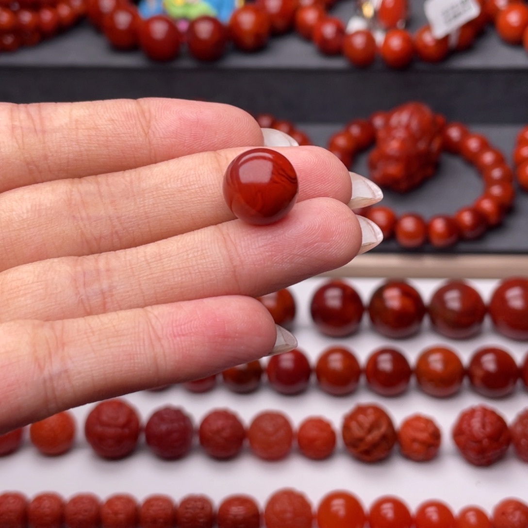 歪***_南红玛瑙未镶嵌手链Y12.3mm牛血火焰单珠