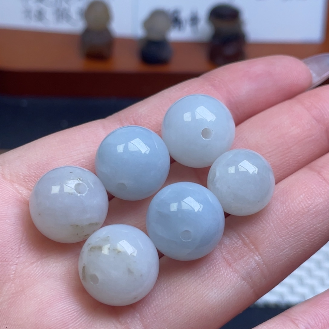 颈饰未镶嵌翡翠翡翠（有纹）