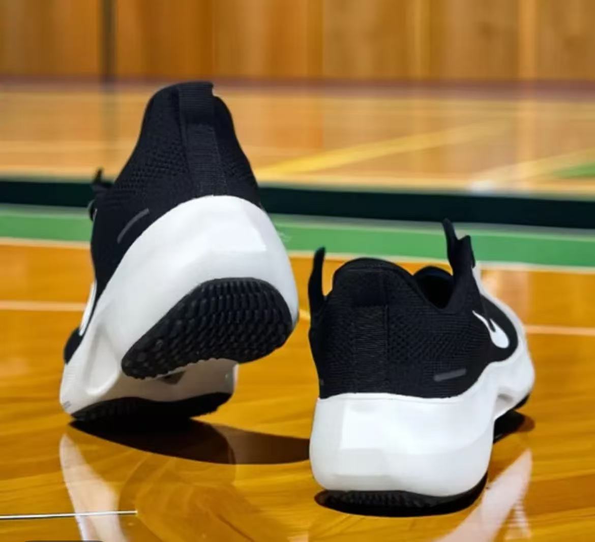 品牌断码透气网面潮鞋跑步鞋春季运动鞋通用休闲情侣减震潮流