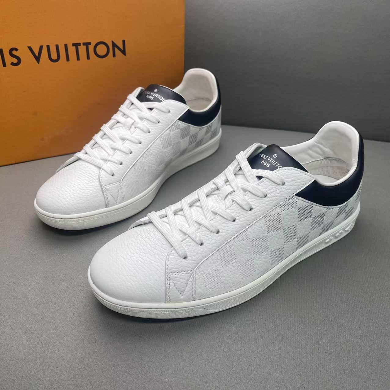 95新 LouisVuitton/路易威登 白色时尚百搭棋盘格低帮板鞋 40.5码