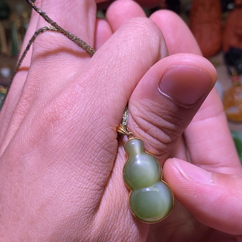 【闪购商品】和田玉18K金镶嵌颈饰