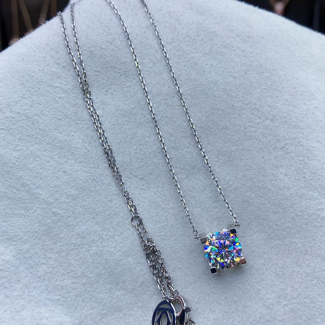 合成碳硅石（莫桑石）吊坠(赠链)18K金镶嵌宝*?