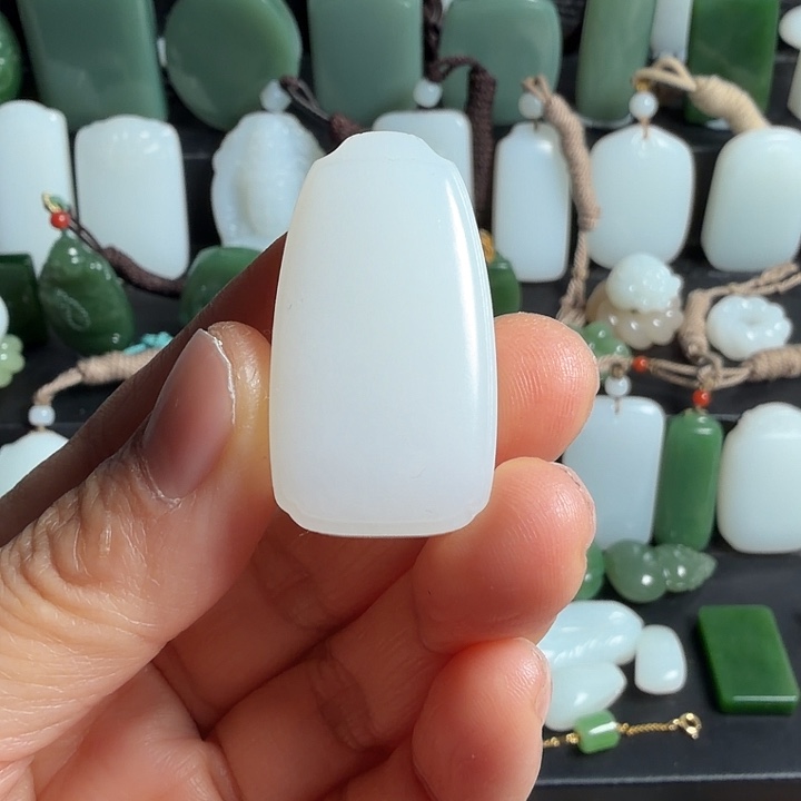 和田玉（糖玉）未镶嵌颈饰