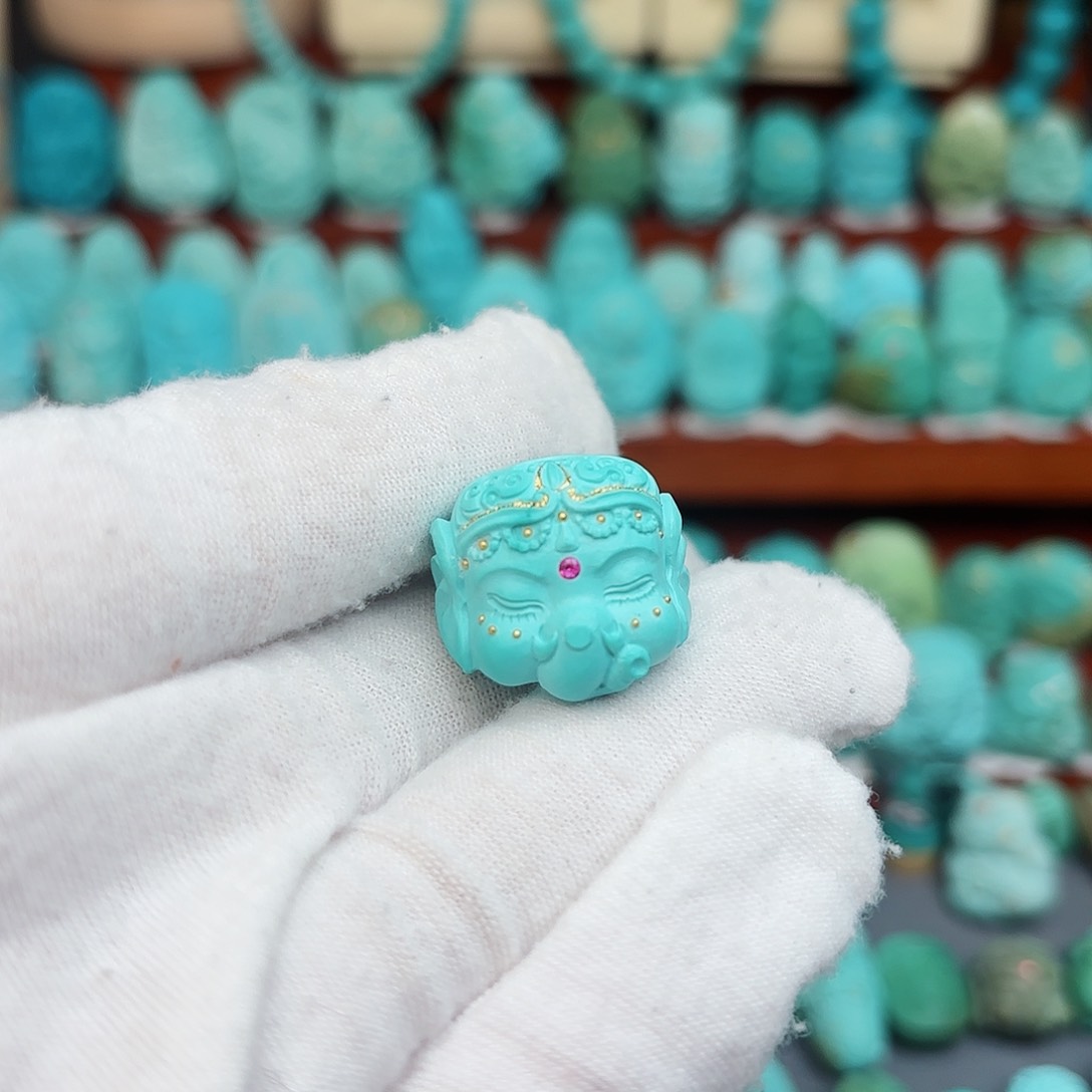 绿松石配饰未镶嵌