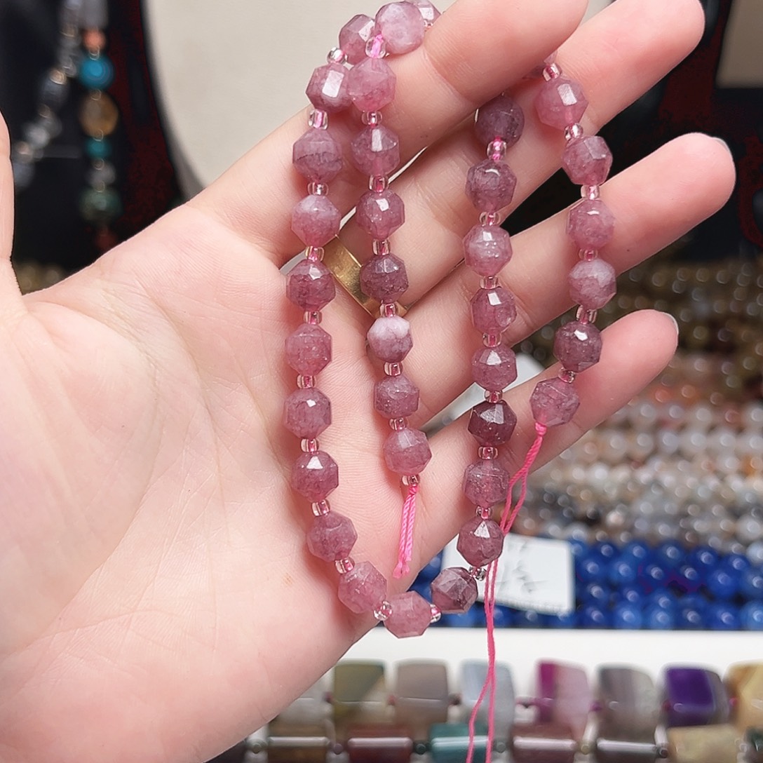 玛瑙/玉髓合金珠宝半成品x301 8m 草莓晶钻切一条