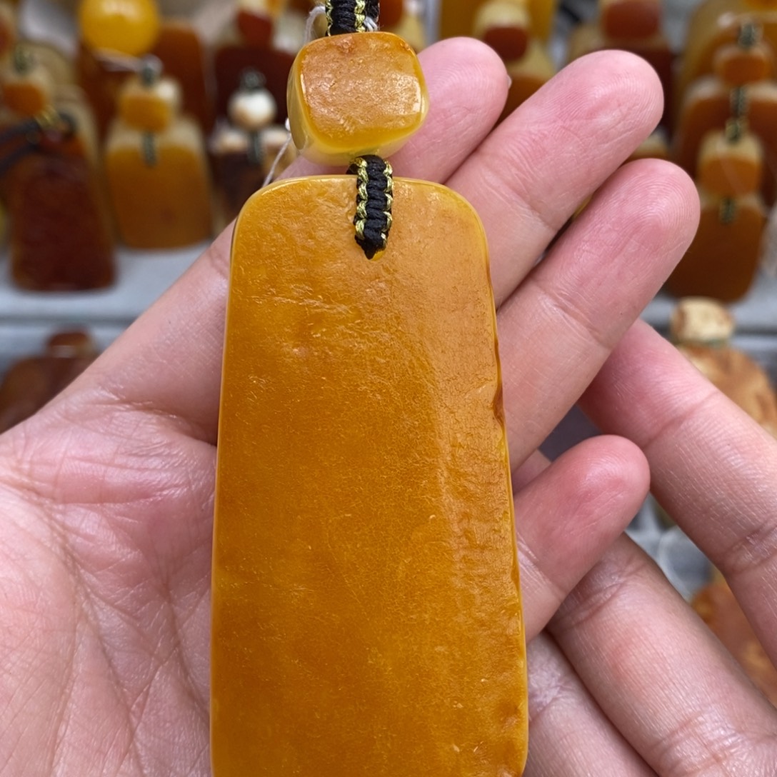 蜜蜡未镶嵌珠宝奇石