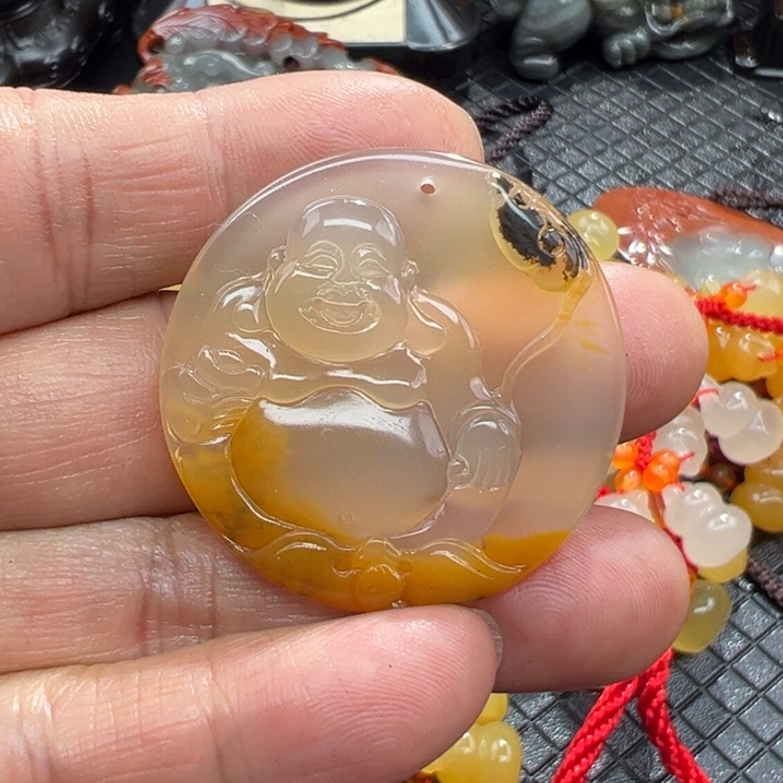 石英质玉（黄龙玉）颈饰未镶嵌