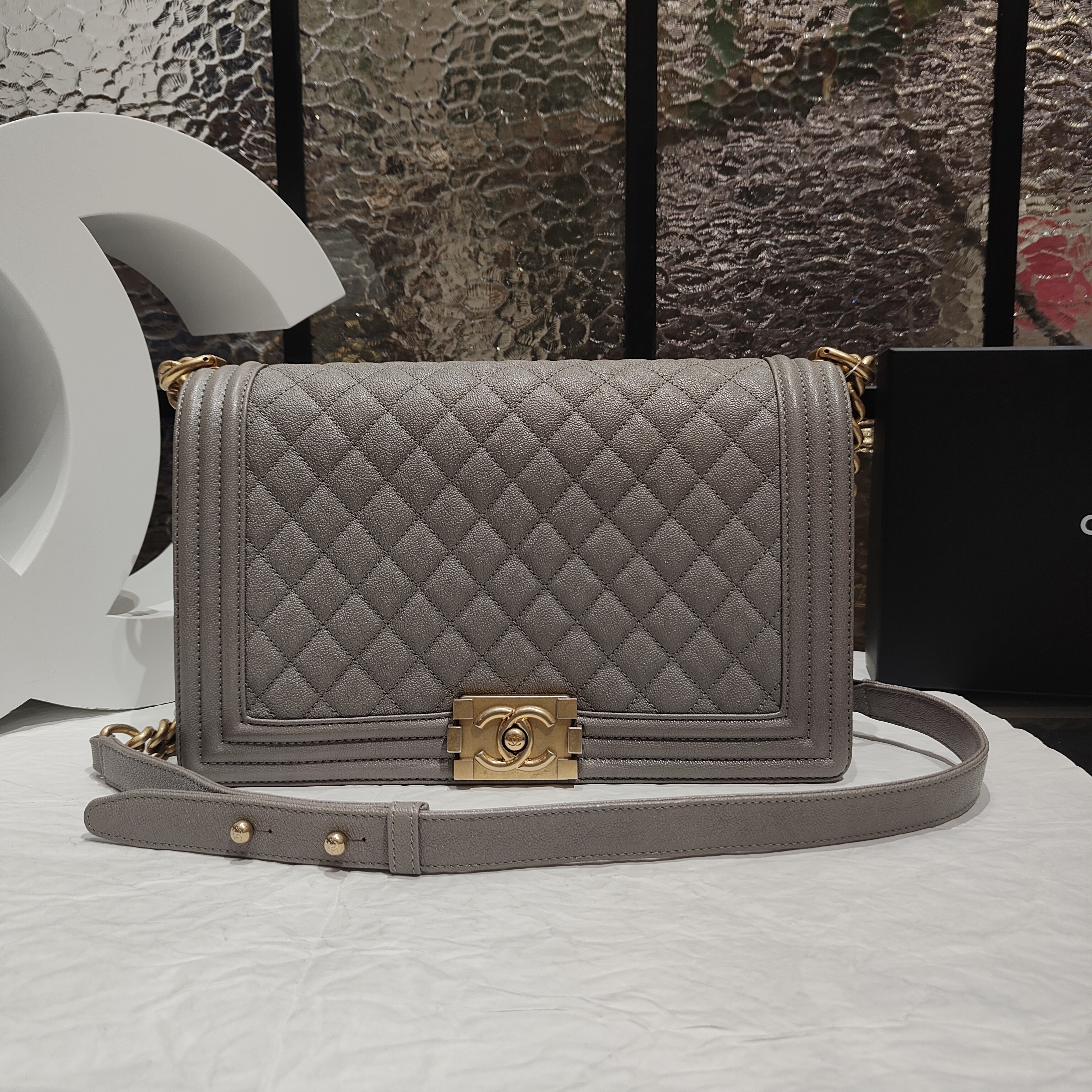 95新 Chanel/香奈儿 Chanel灰金中大号leboy斜挎包25020017-02