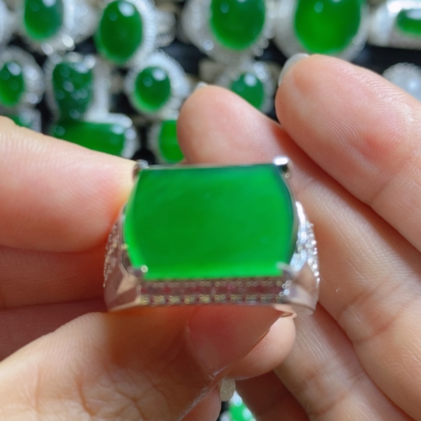 【闪购商品】翡翠挂件未镶嵌马鞍