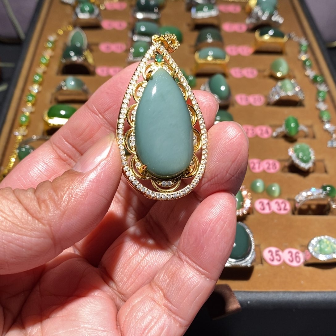 和田玉未镶嵌珠宝半成品