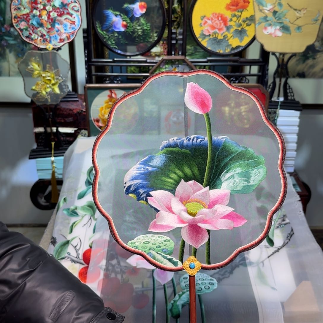 刺绣刺绣工艺精湛异色