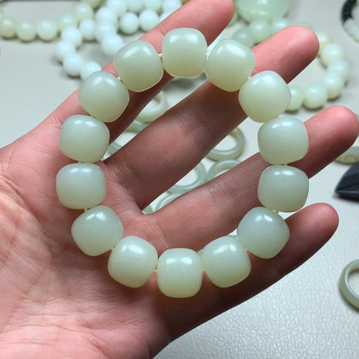 和田玉手链未镶嵌