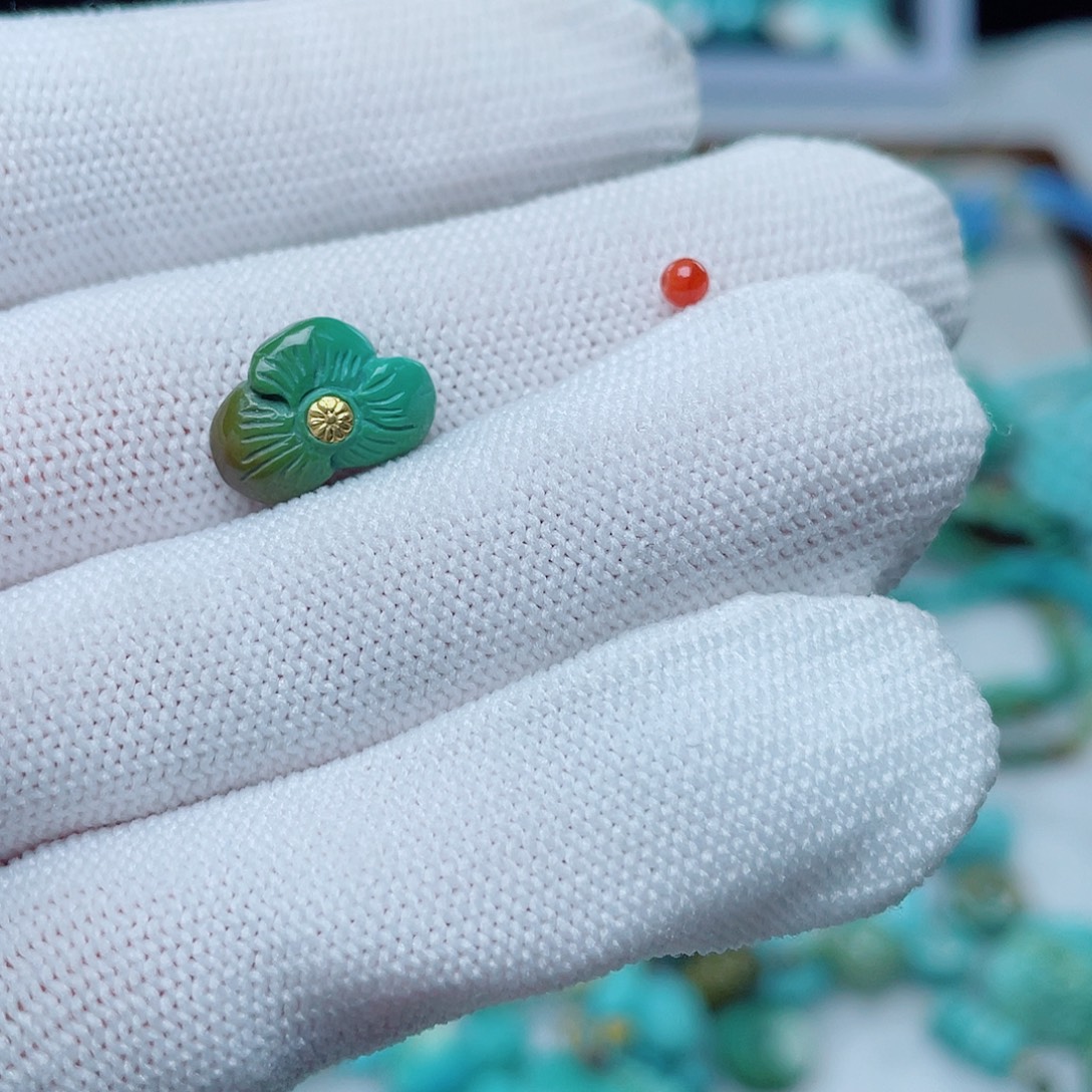 南红玛瑙未镶嵌珠宝奇石