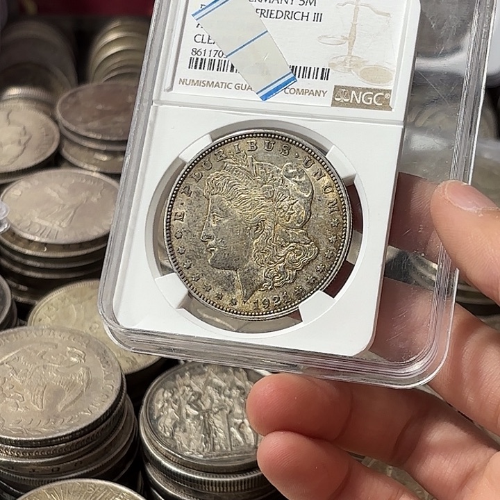 劳***模银Ag900美国一美元银币