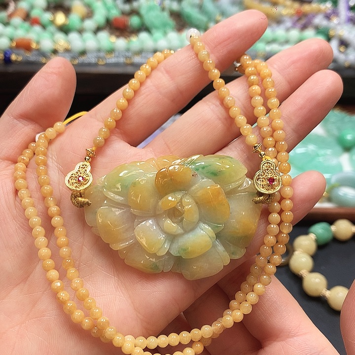 翡翠颈饰未镶嵌吊坠