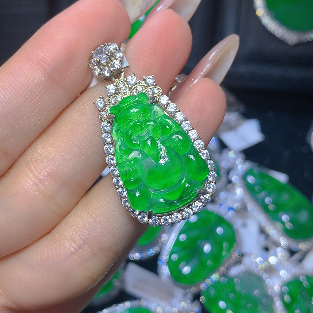 翡翠颈饰银S925镶嵌翡翠