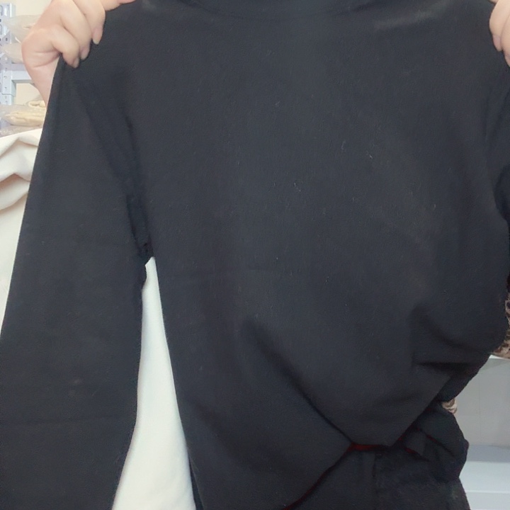 短袖短裤搭配黑色