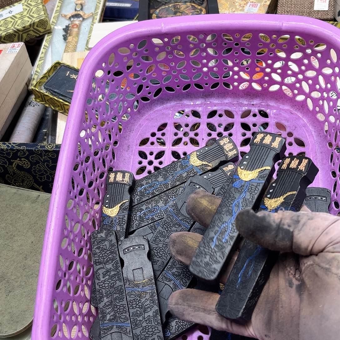 哈哈哈哈哈刚刚8条