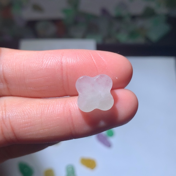 翡翠未镶嵌颈饰挂件