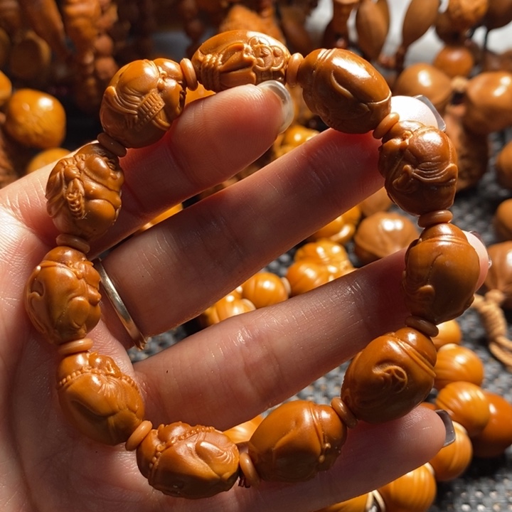 吊坠橄榄核羞****瑰弥勒佛