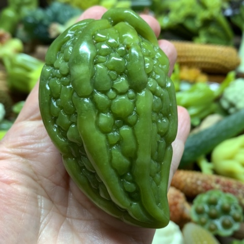 蛇纹石玉手把件未镶嵌