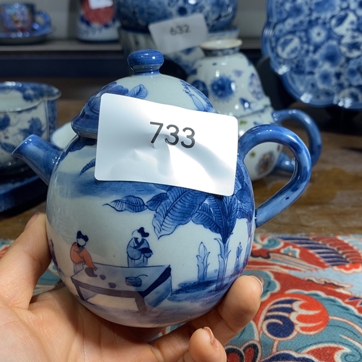 贝***悠青花瓷景德镇手绘芭蕉文人茶壶