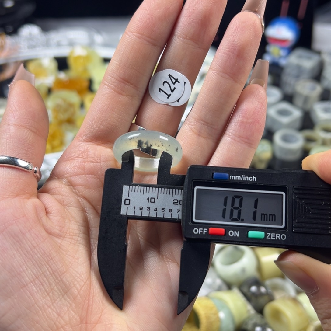 蛇纹石玉未镶嵌戒指