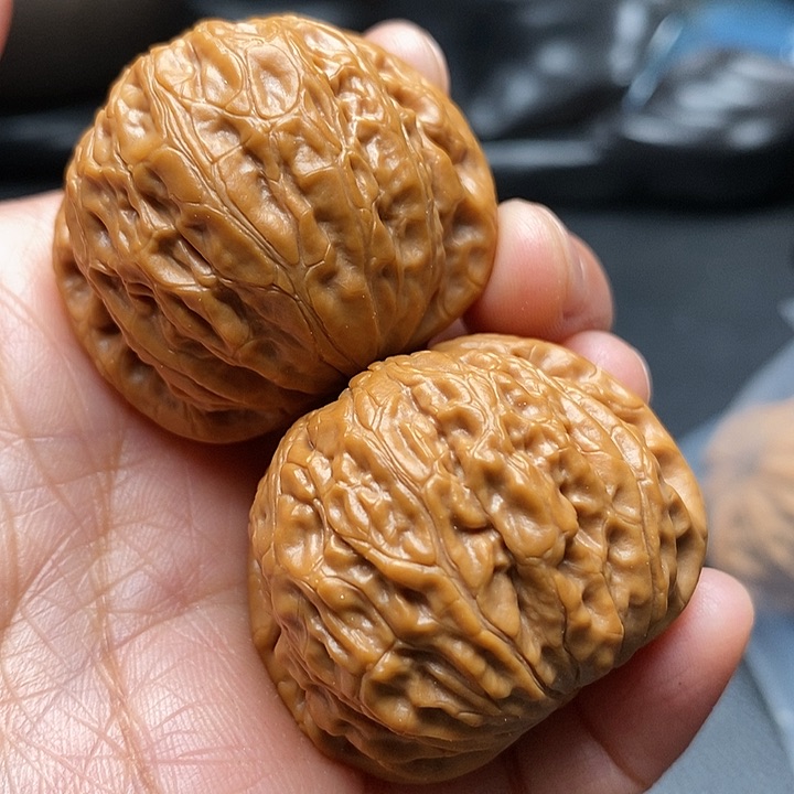 文玩核桃吊坠折****。铁锤39尺