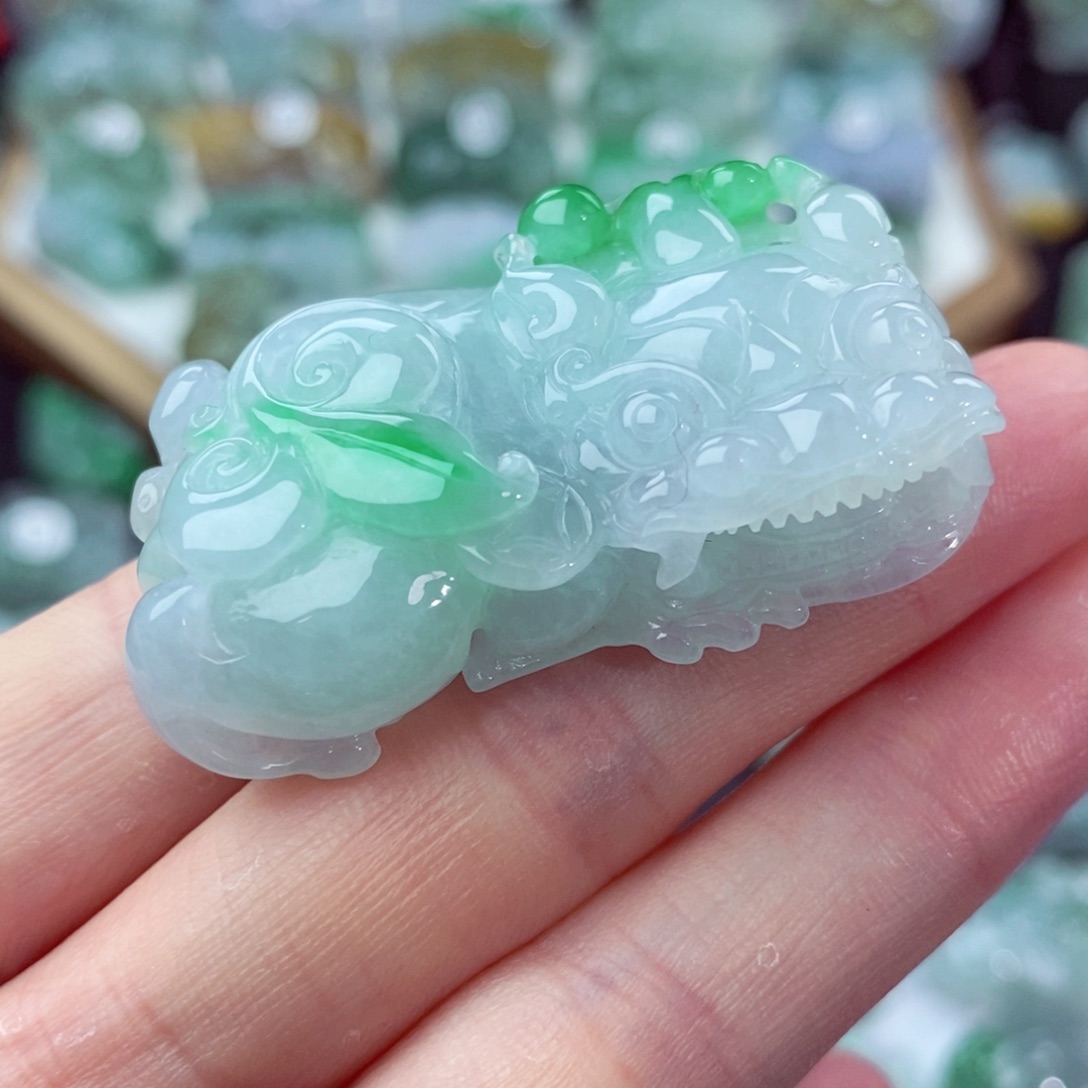 翡翠颈饰未镶嵌天然