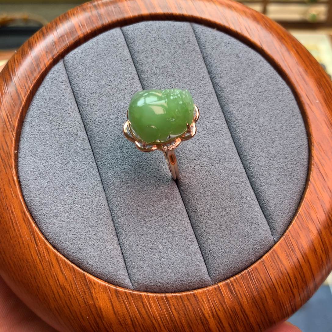 和田玉项圈银S925镶嵌小*田貔貅