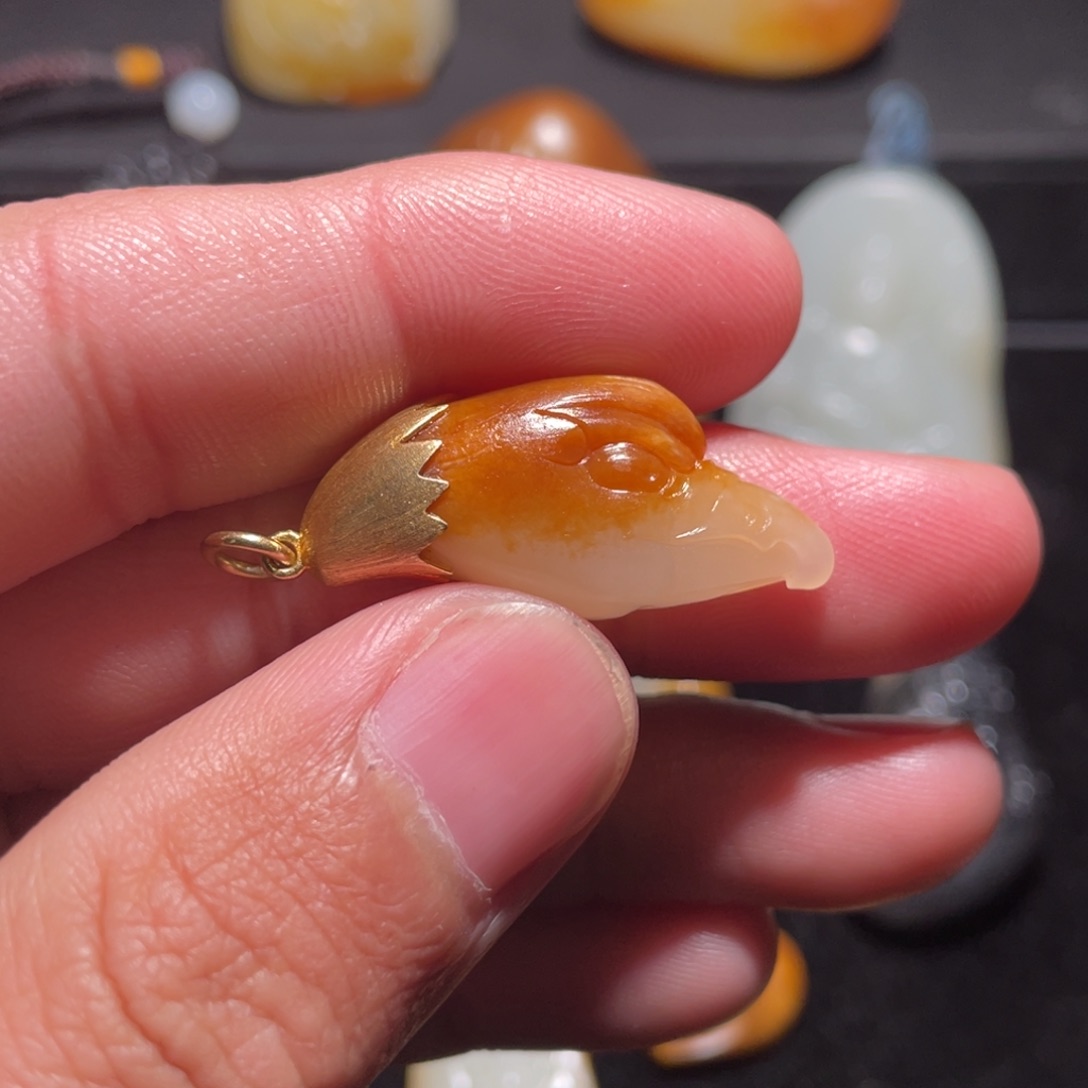 和田玉挂件18K金镶嵌F****芳