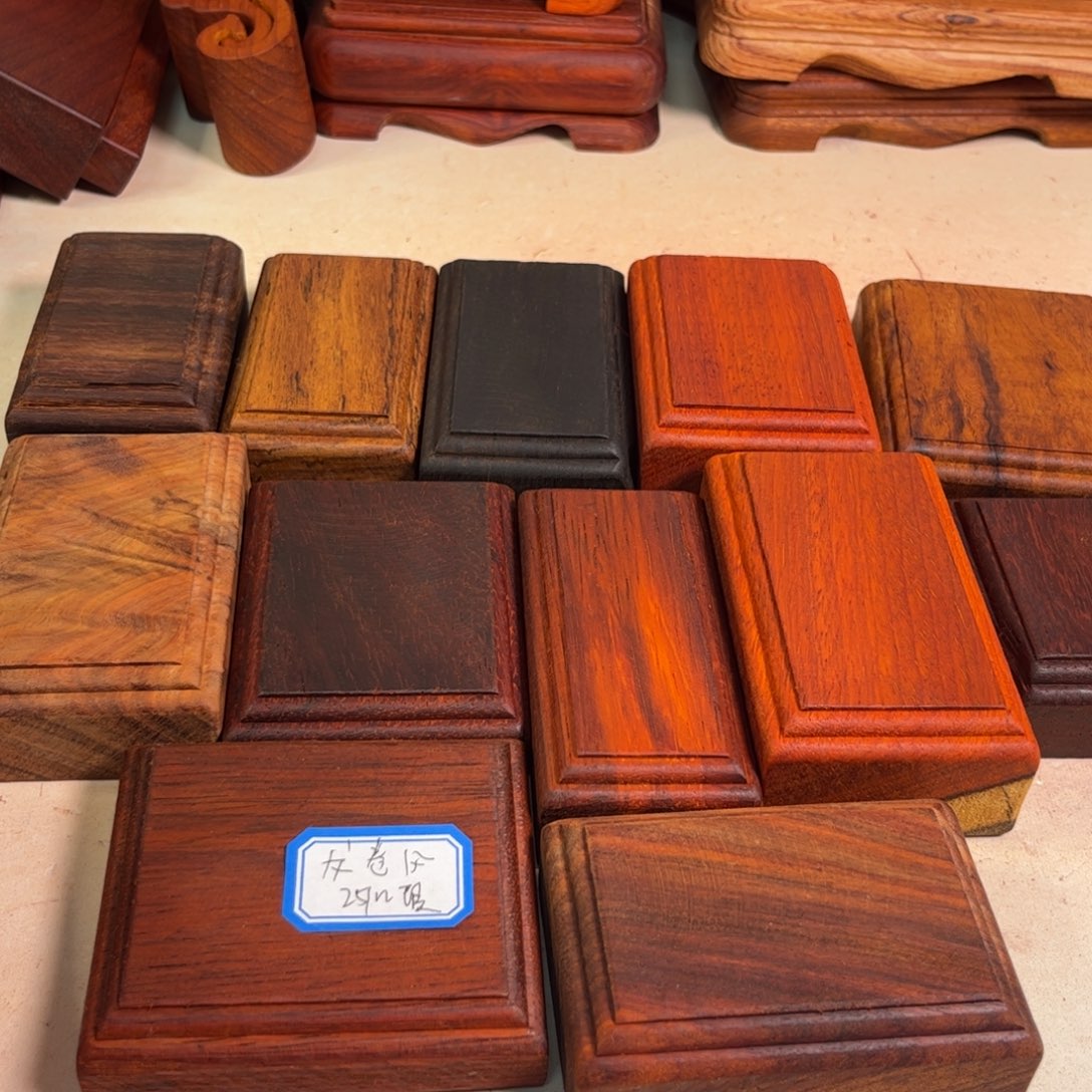 龙***风绒质底座一组10个微瑕