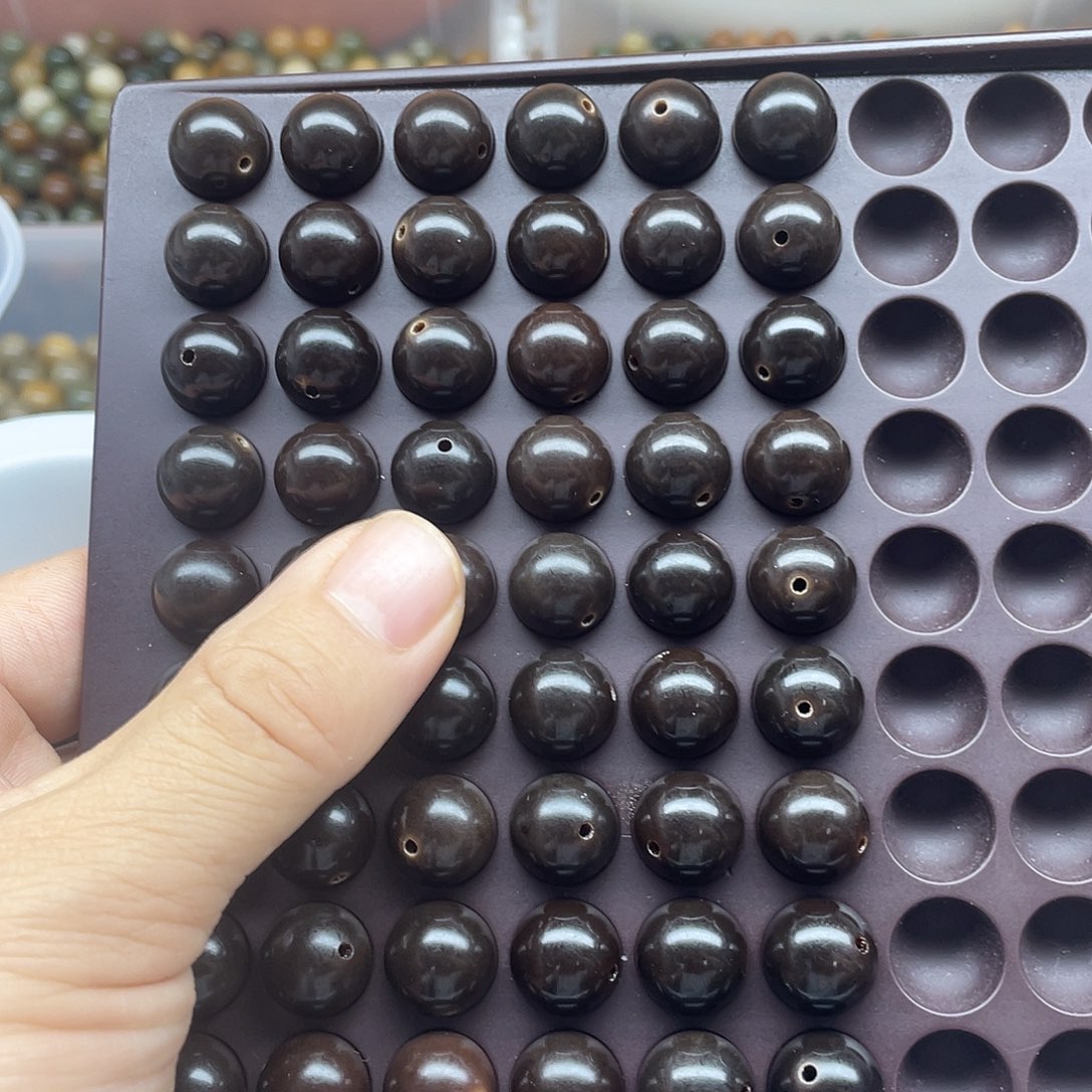 吊坠白玉菩提13.7精品非料黑金圆30颗➕灯牌宠30颗