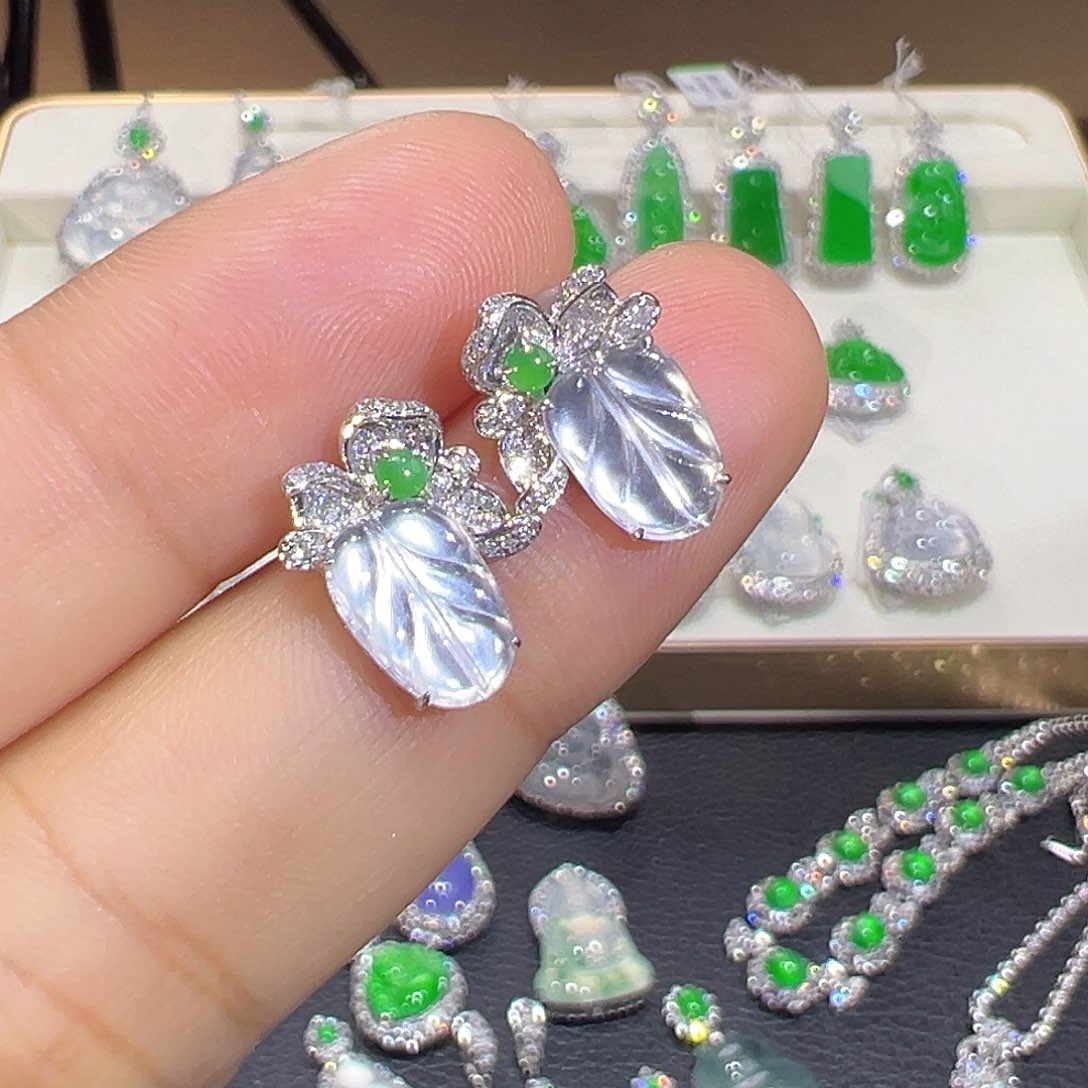 翡翠18K金镶嵌耳饰