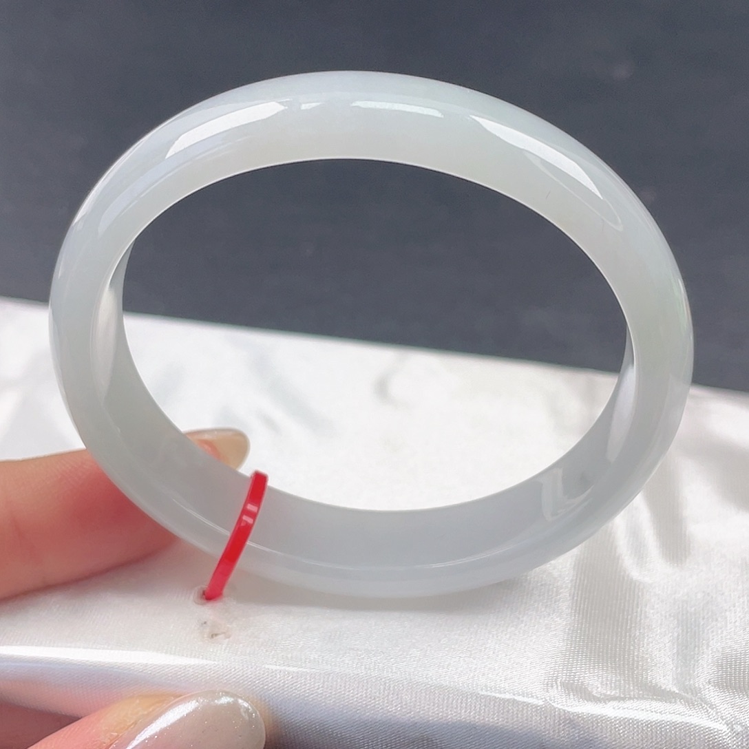 翡翠未镶嵌手镯55贵妃