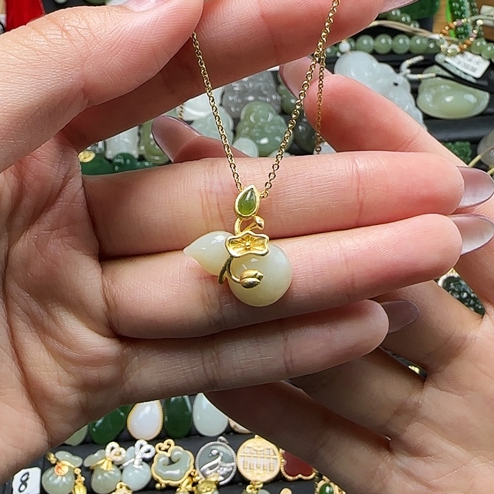 和田玉银S925镶嵌吊坠(赠链)