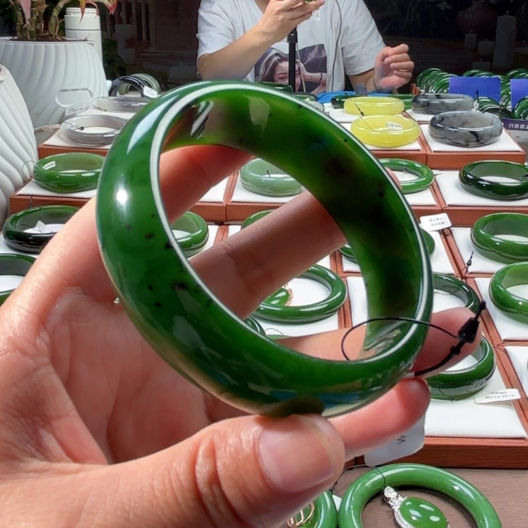 和田玉（碧玉）手镯未镶嵌