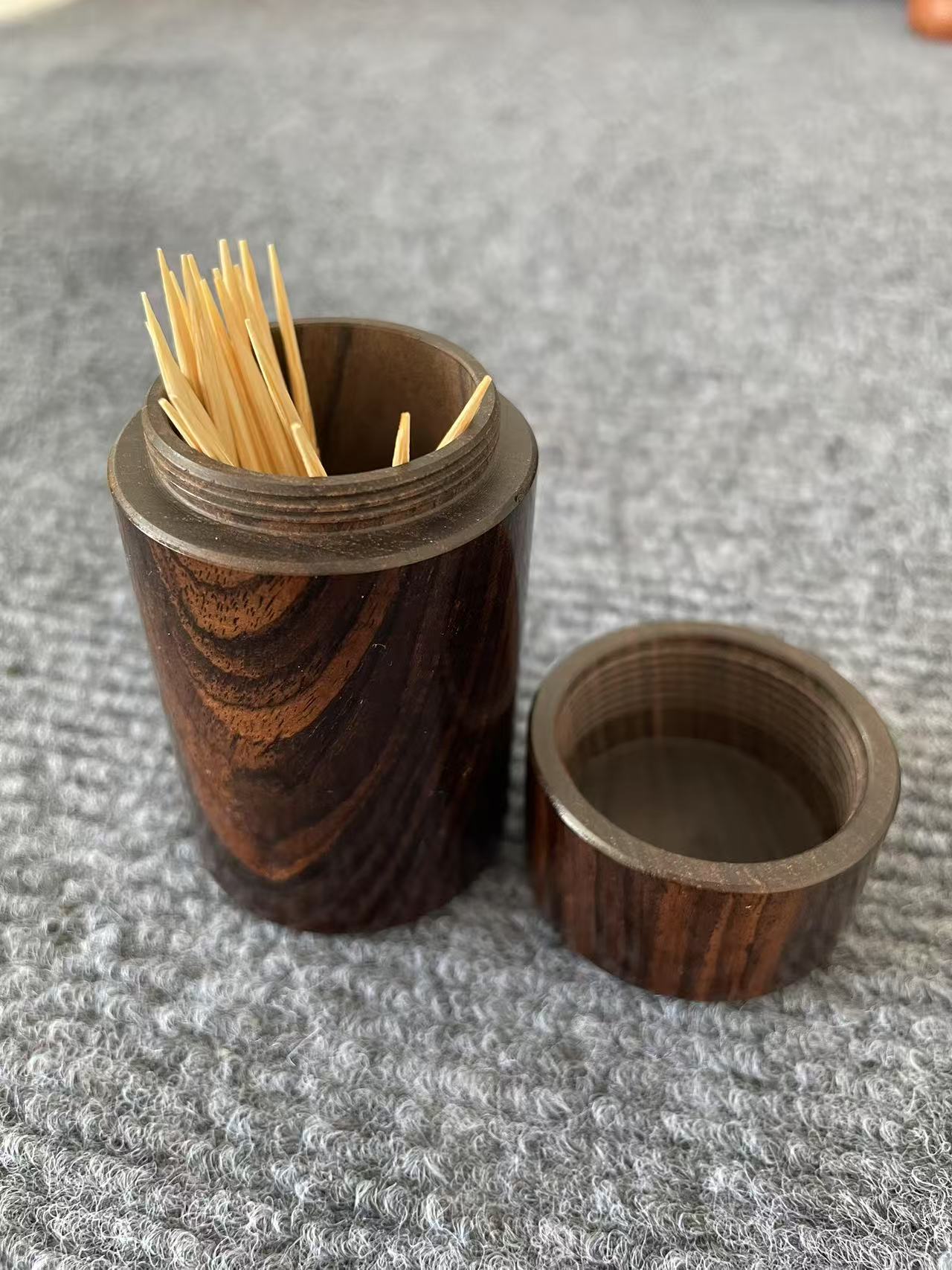 紫光檀牙签筒7.5/4cm