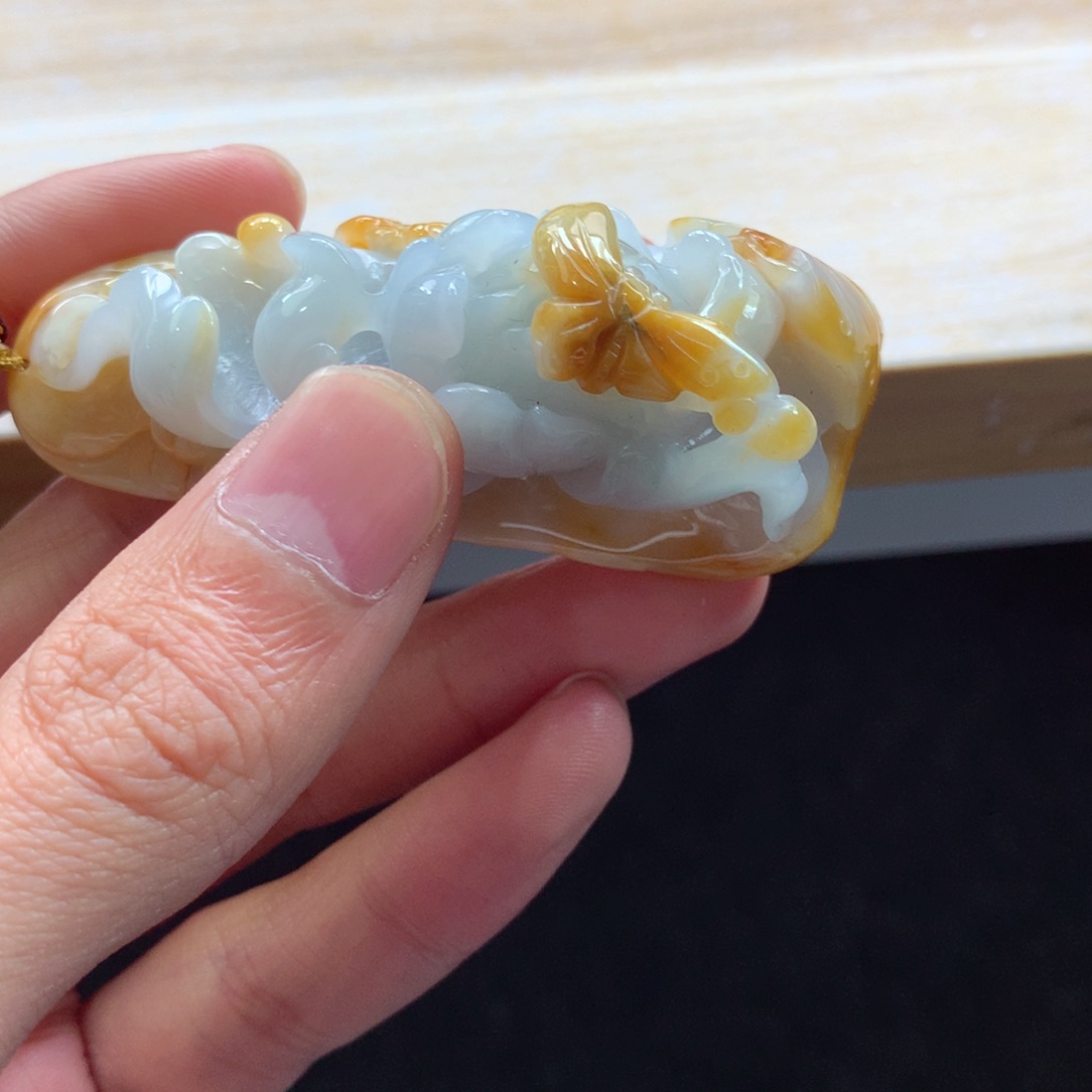 翡翠颈饰未镶嵌吊坠