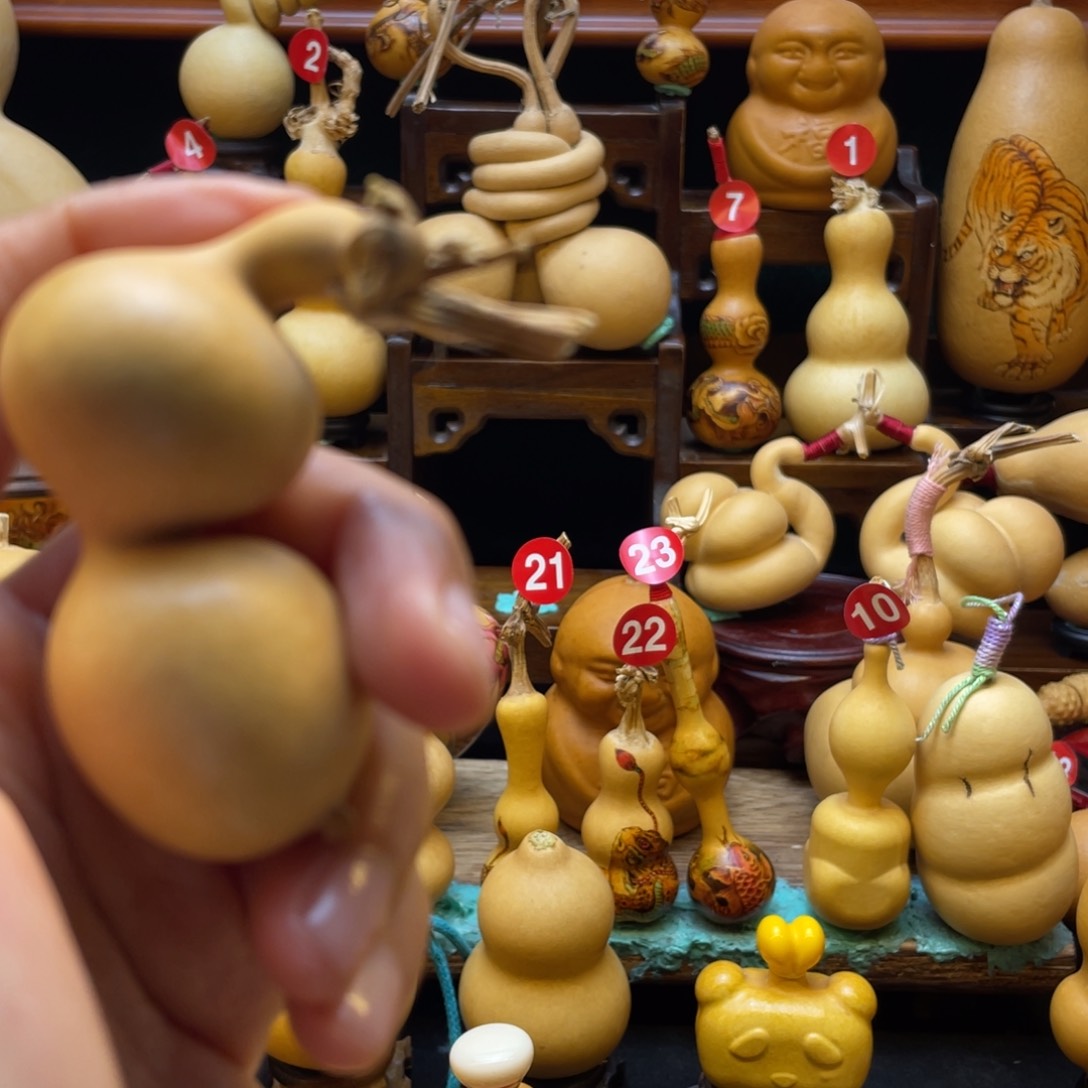 鼻****舔葫芦笙和我一起看了吗哈哈好