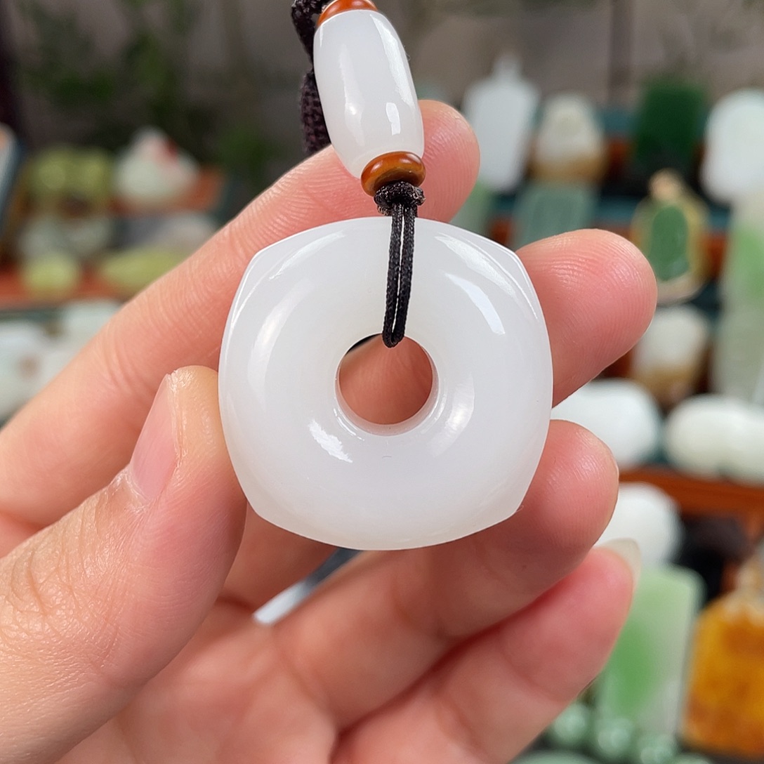 未镶嵌和田玉挂件