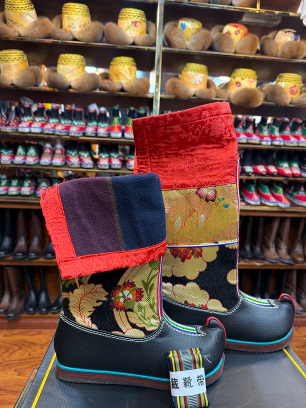 康巴男式藏靴段子和黑皮